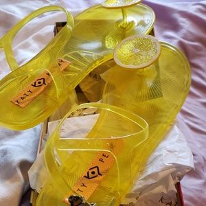 Katy Perry Lemon sandals and lemon bag